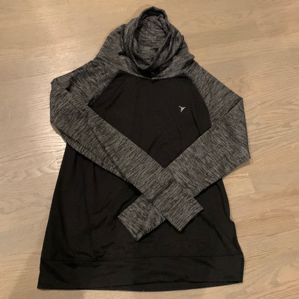 EUC Old Navy Active sz S top
